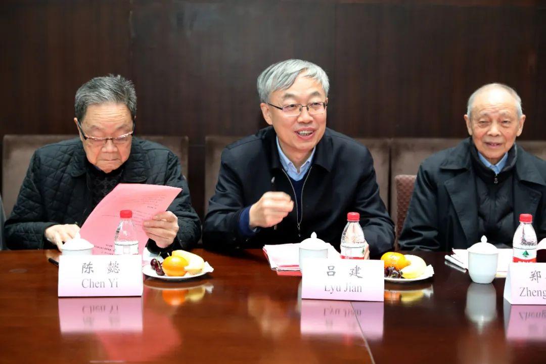 福耀科技大学校长——引领未来的教育之光