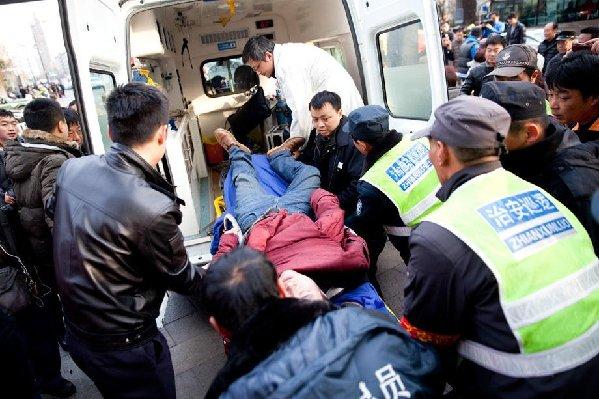 下班高峰持刀伤人事件，深度剖析与反思