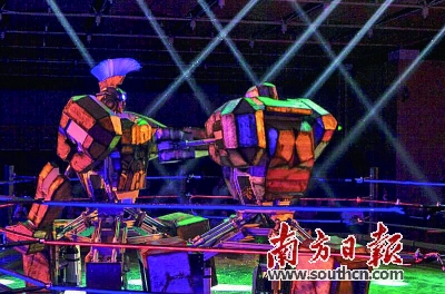 全球首个人形机器人格斗大赛开打，掀起科技热潮的新篇章