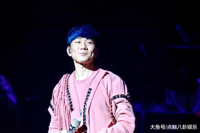 林俊杰演唱会突发意外，逆境中的音乐力量