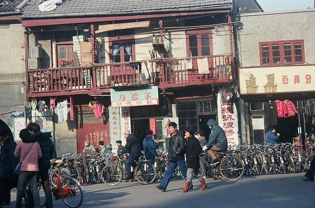 今天上海街头的繁华与变迁