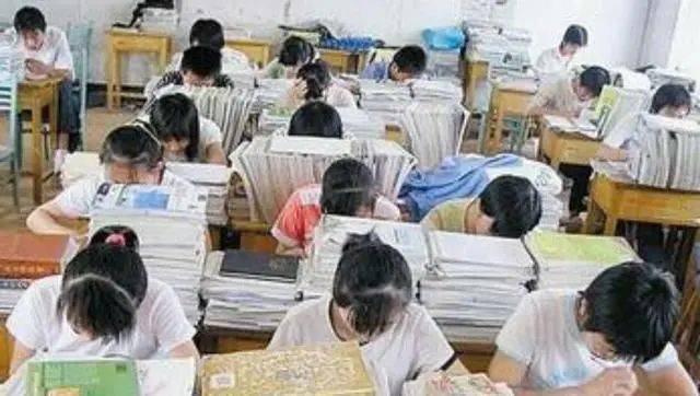 高考临近医生咆哮式喊话考生家长，请理性应对，共同助力学子迎考
