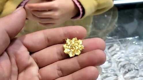 女子误将40万黄金当垃圾丢弃，引发社会热议