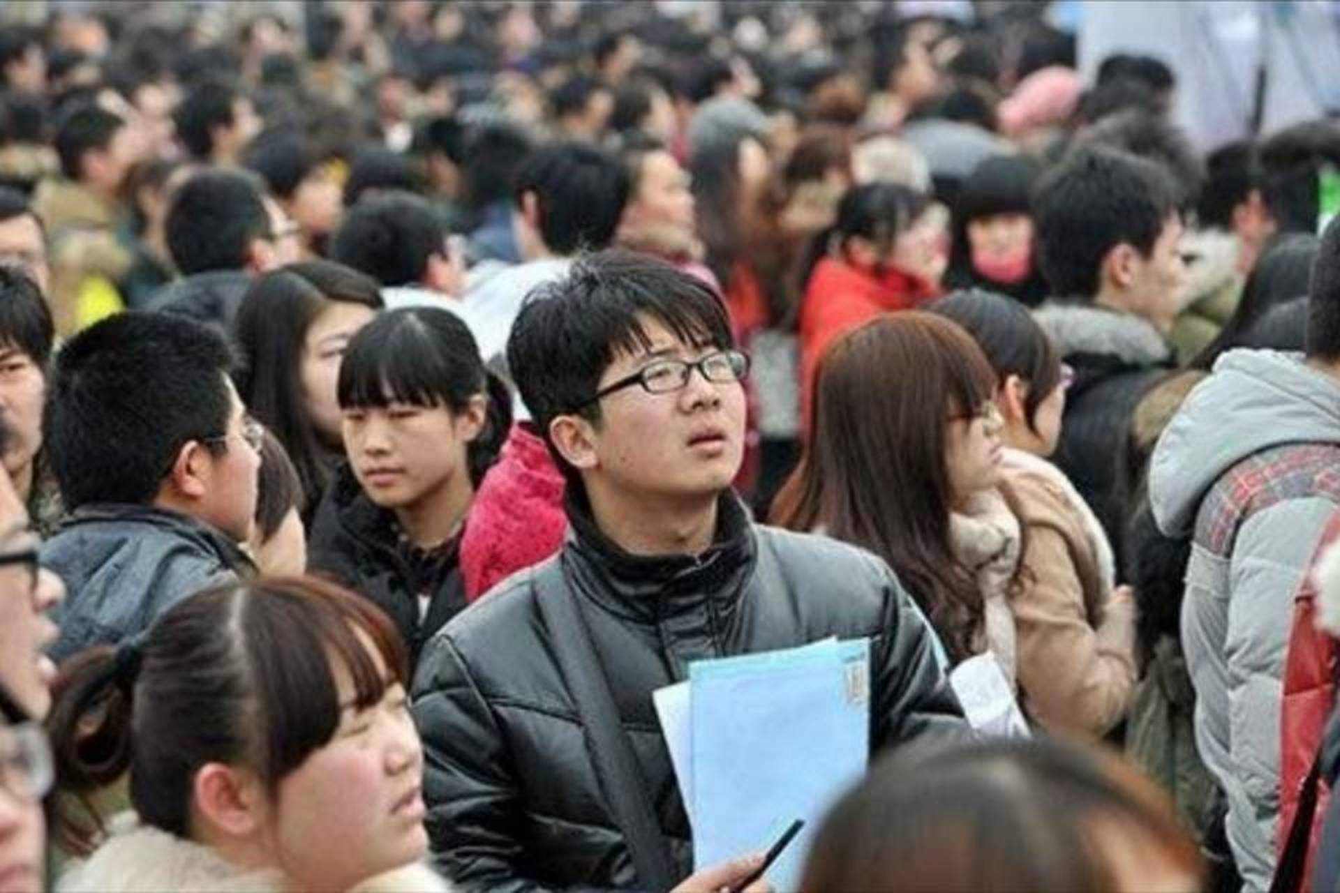 男大学生数量正在批量减少，探究背后的原因与应对措施