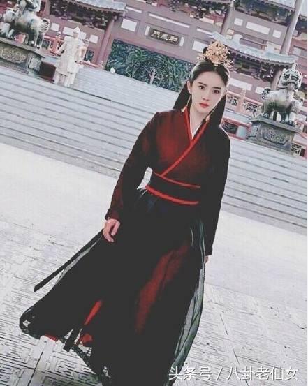 杨幂拍戏被粉丝偶遇——一线女星的真实工作日常