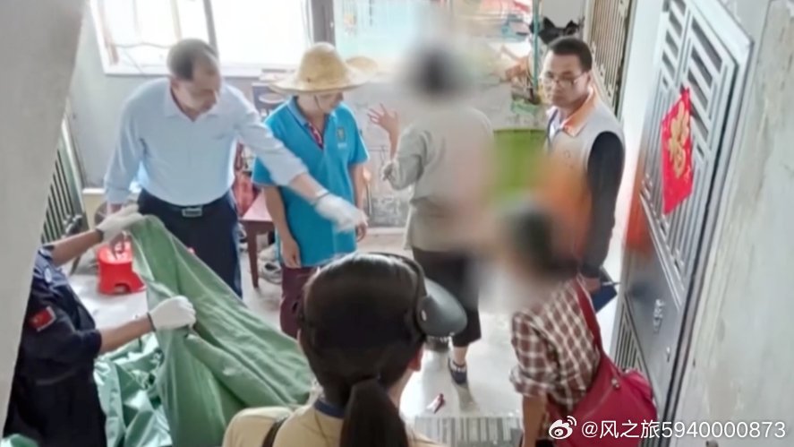 母女频繁高空抛物，邻居戴头盔出门