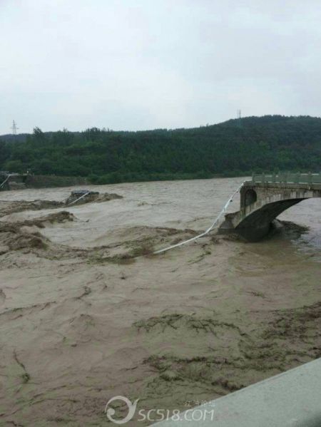 四川桥梁垮塌事故深度解析