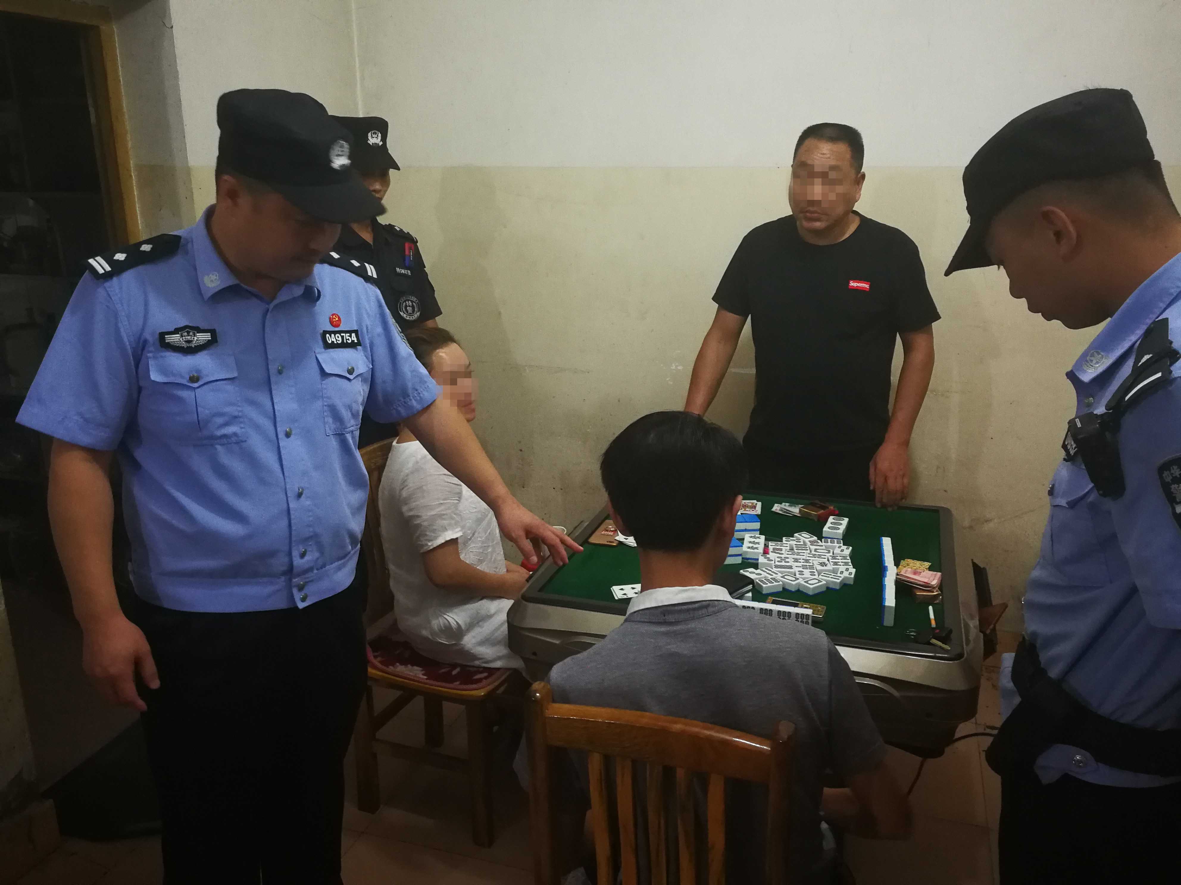 关于棋牌室赌博是否可以报警的探讨