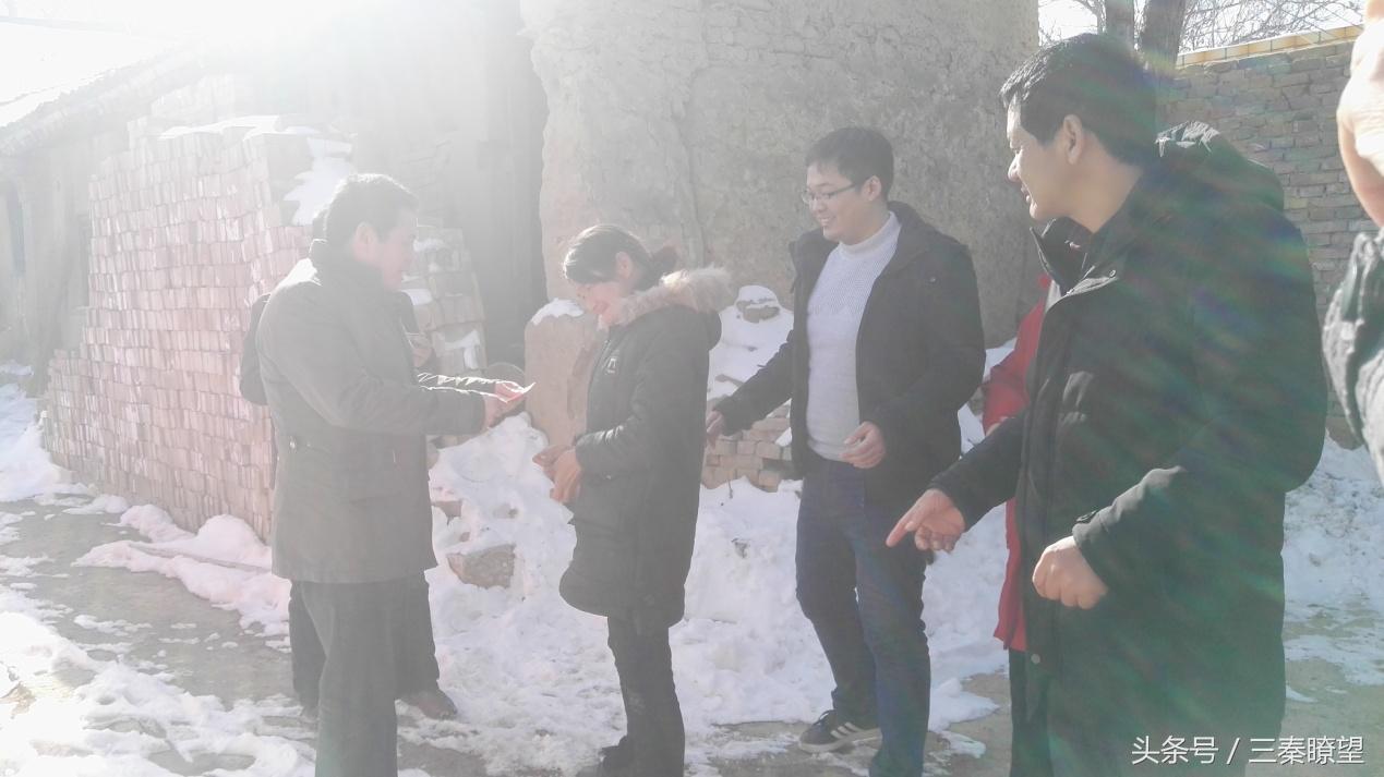 老人在精神病院遭遇悲剧，右眼被挖伤失明的深度探究