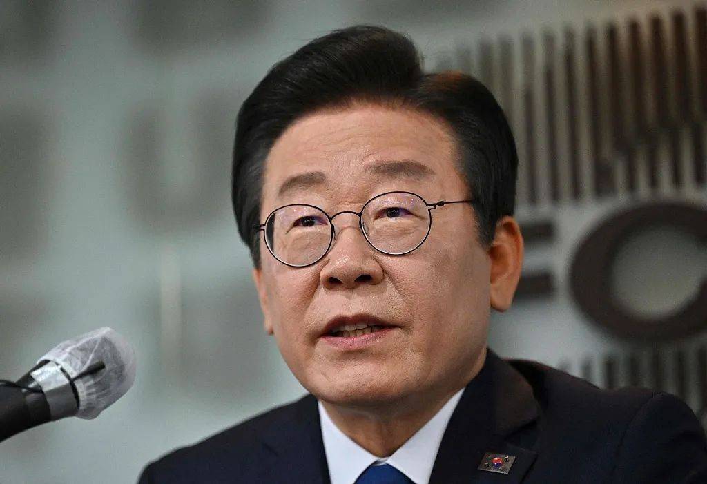 李在明首次主持国务会议遇冷场