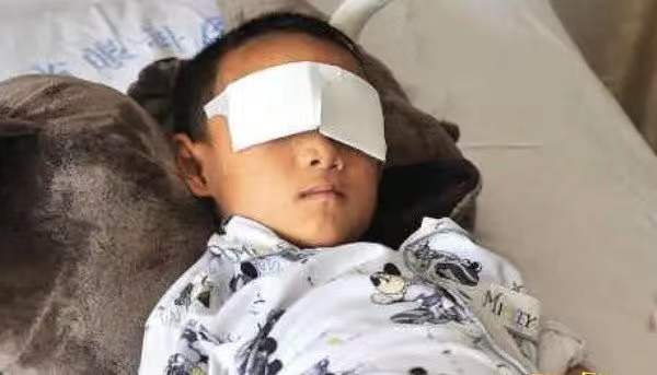 被精神病患挖伤双眼，深度剖析事件背后的真相与社会责任