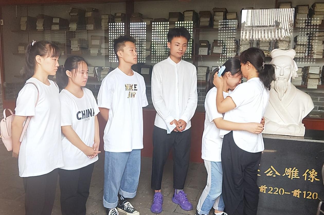 五胞胎参加高考，挑战与机遇并存