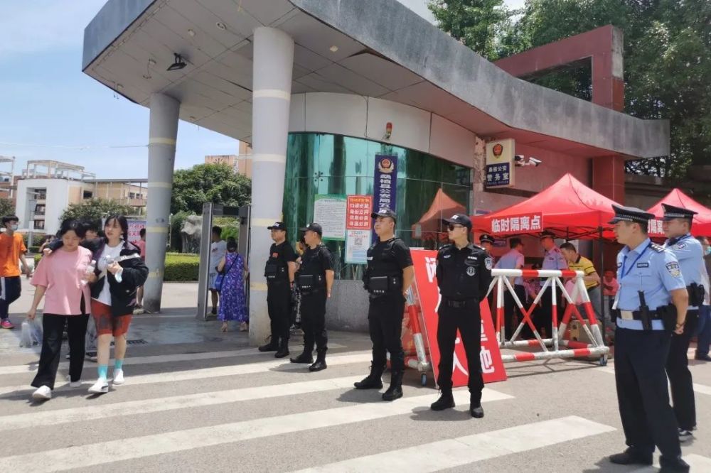 网警护航高考，筑梦未来的坚实后盾