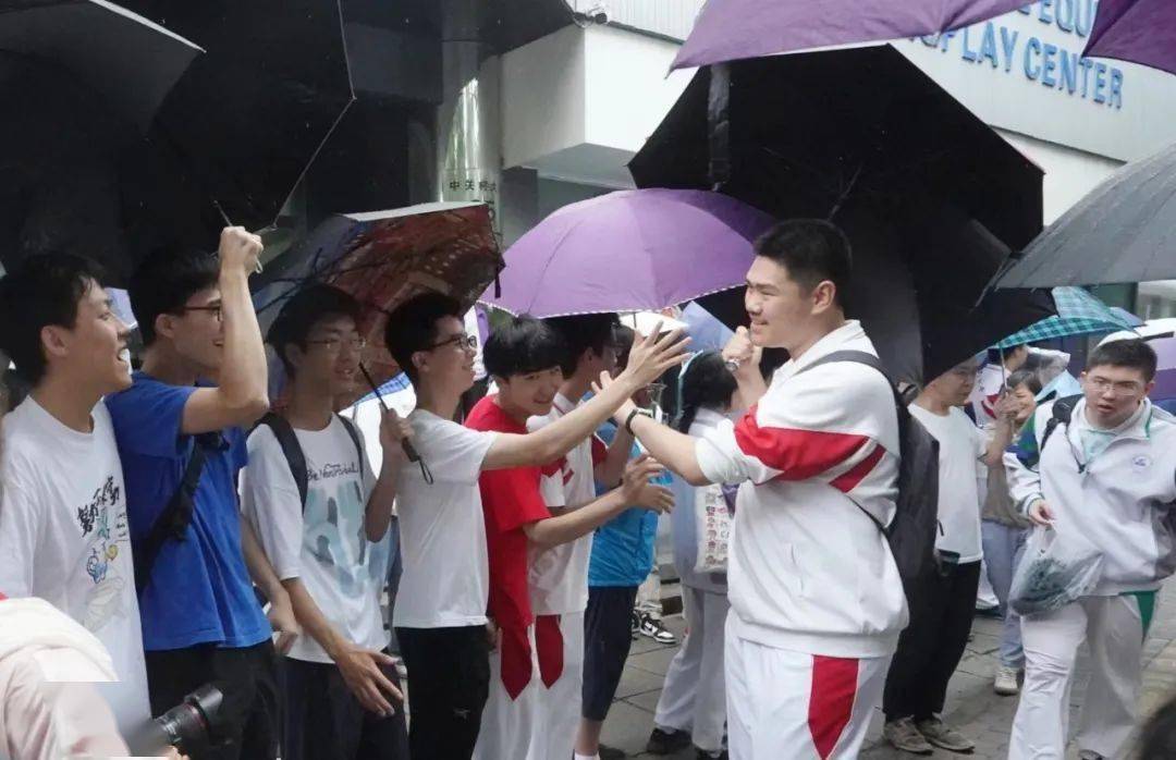 揭秘高考雨幕背后的神秘现象，为什么每年高考都会下雨？