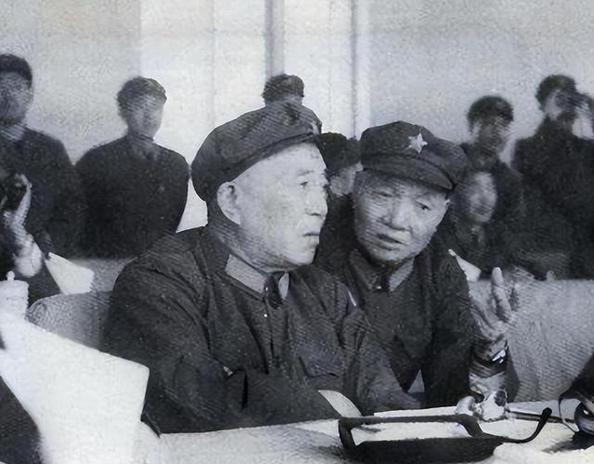 男生出考场第一句话是找不着妈妈了