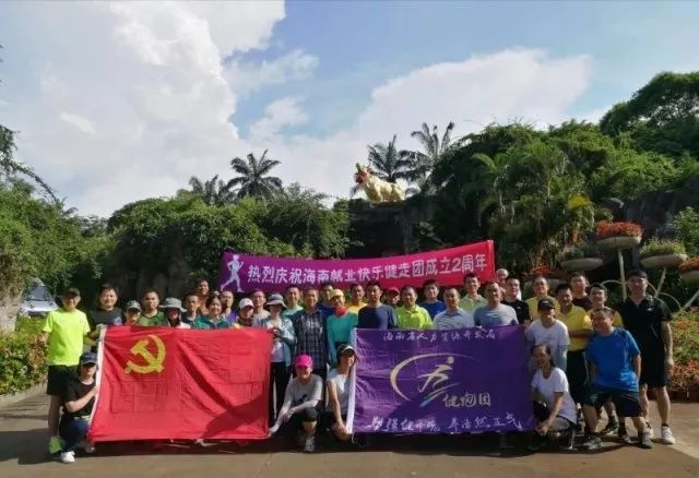 勇救五人的军人荣归故里，英雄归来，荣耀永恒