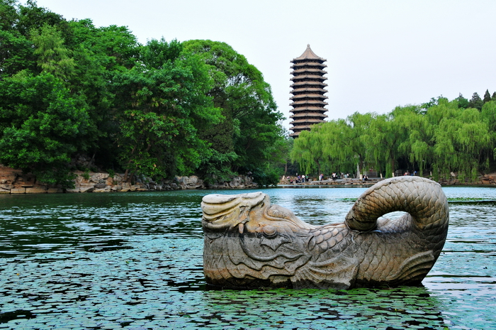 惊爆！99元！商家售卖北大未名湖湖水，这波操作你get了吗？