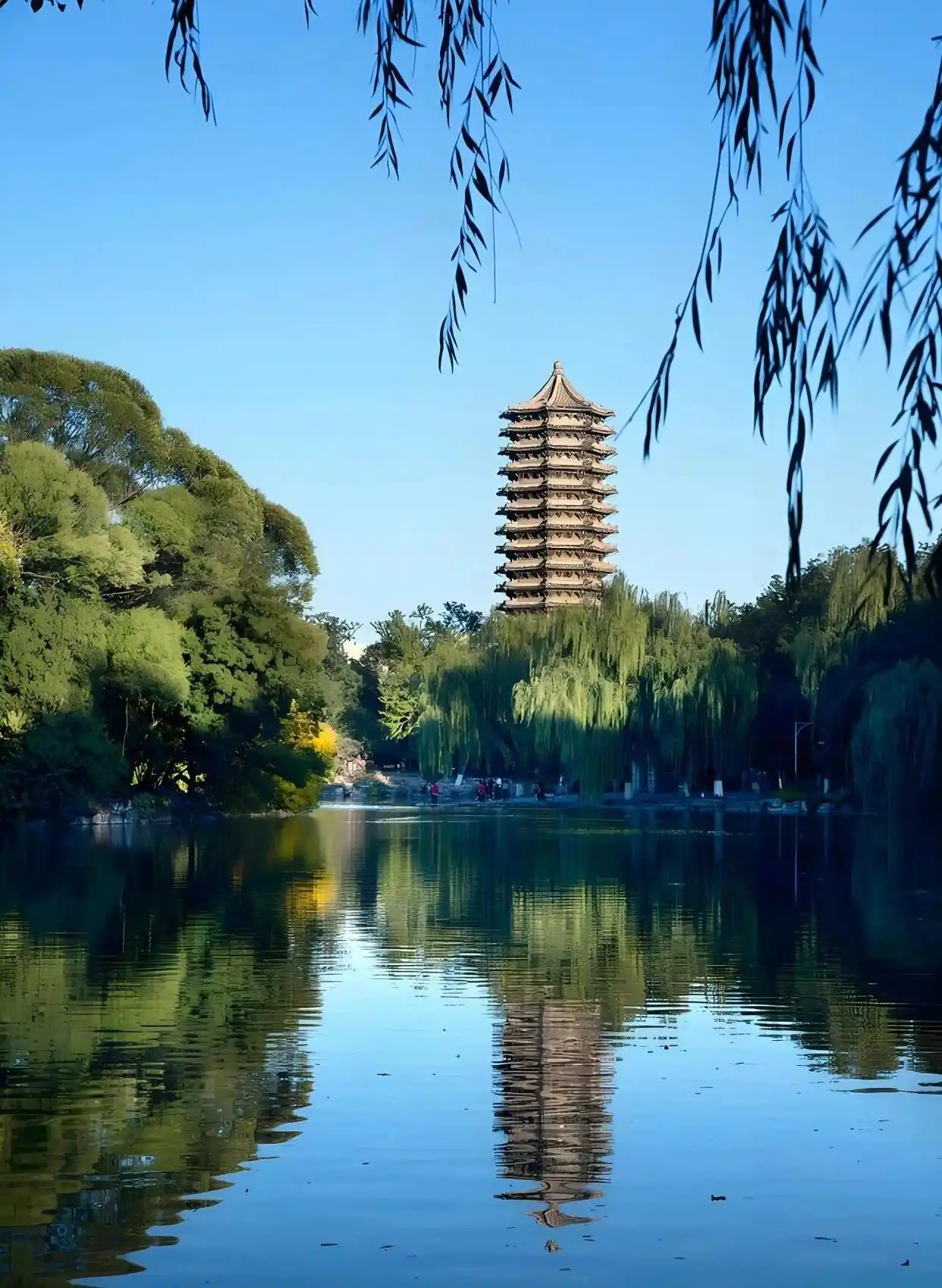 商家售卖未名湖湖水，现象背后的思考
