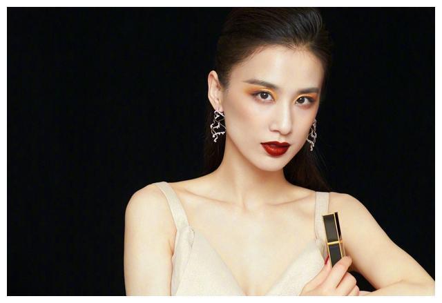 黄圣依称不接受婚前同居引发热议
