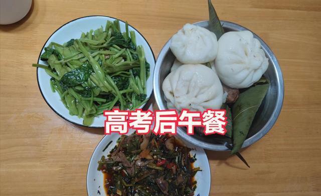 妈妈分享孩子高考前后伙食对比，见证成长与转变的餐桌时光
