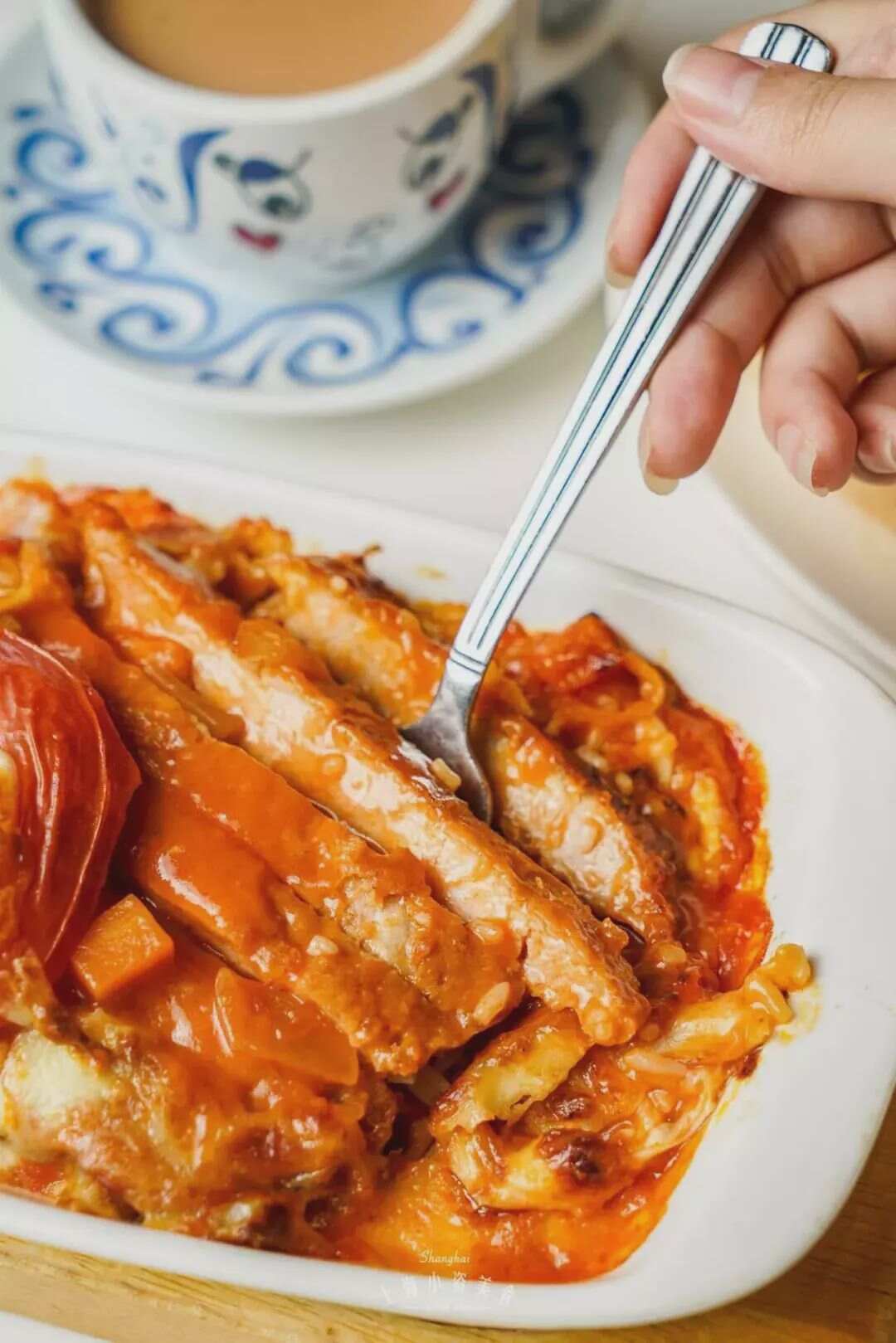 台湾网红被投喂大陆美食三件套，美食之旅引发两岸文化交流热潮