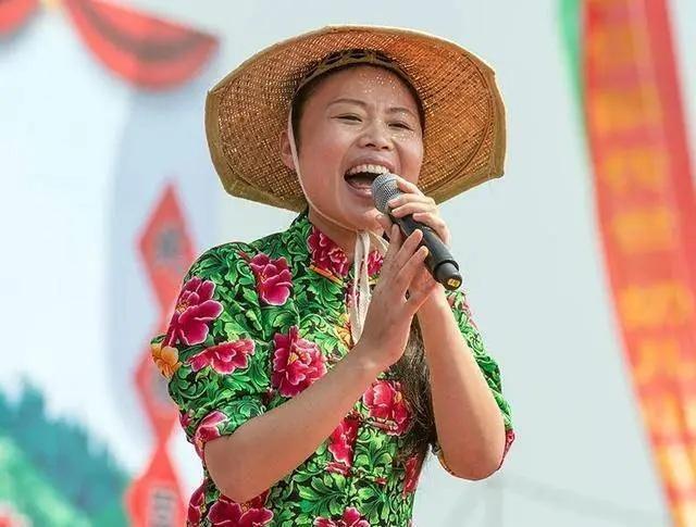 网红草帽姐确诊肝病，一路相伴的健康挑战与启示