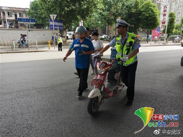 武大职工子女驾车强行逼停骑行学生事件深度解析