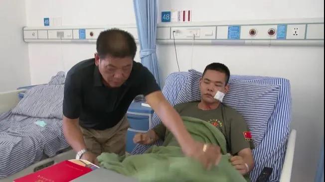 退伍军人当全职爸爸，曾深夜2点出走
